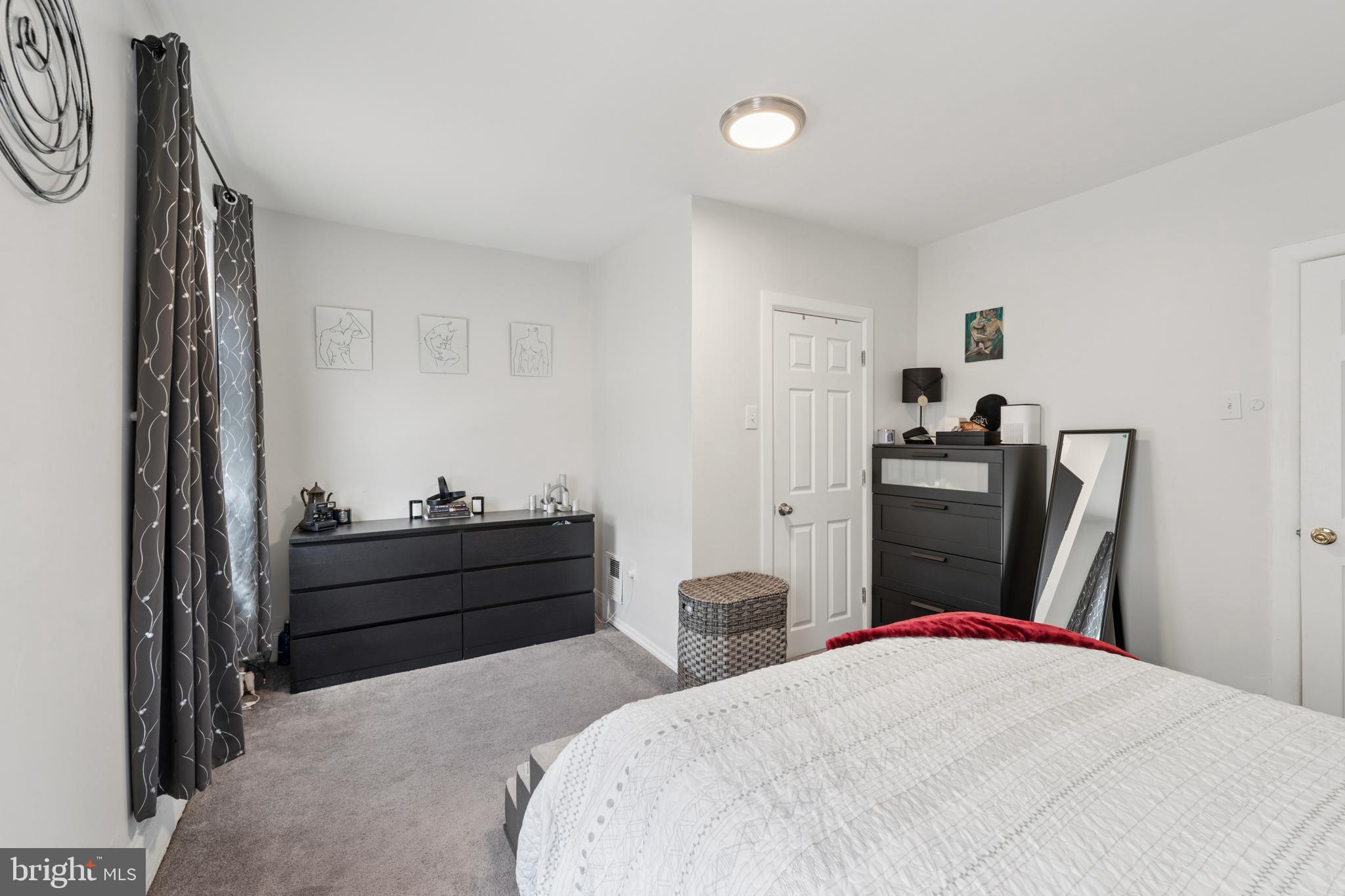 1833 Reed Street Philadelphia, PA 19146 - Photo 14 of 15