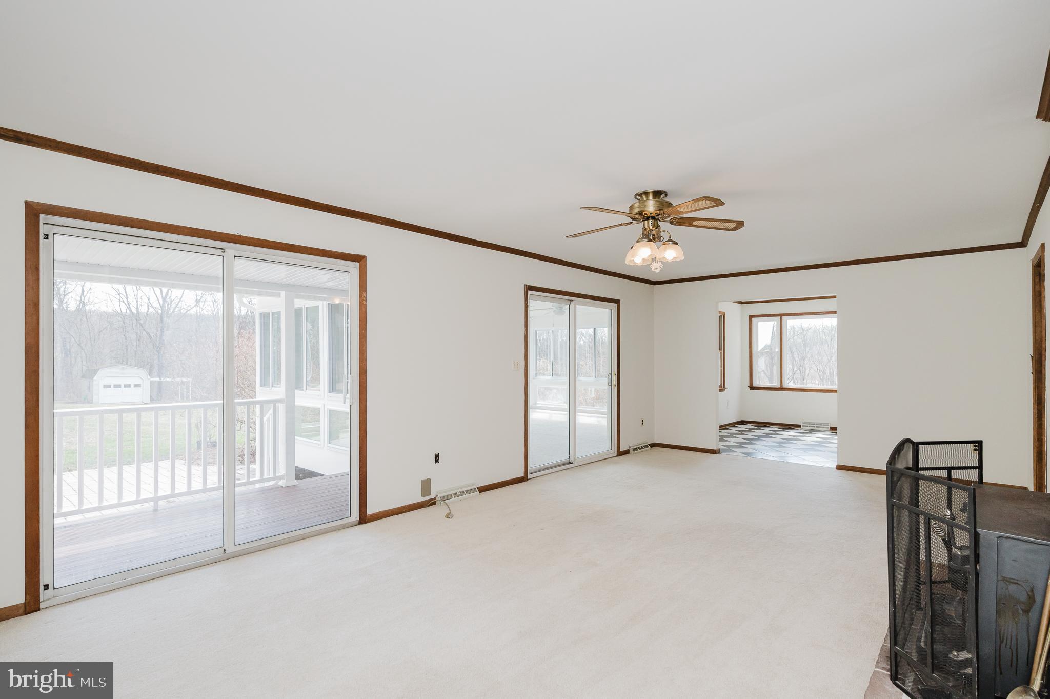 2713 Garrett Road White Hall, MD 21161 - Photo 23 of 60 Family room