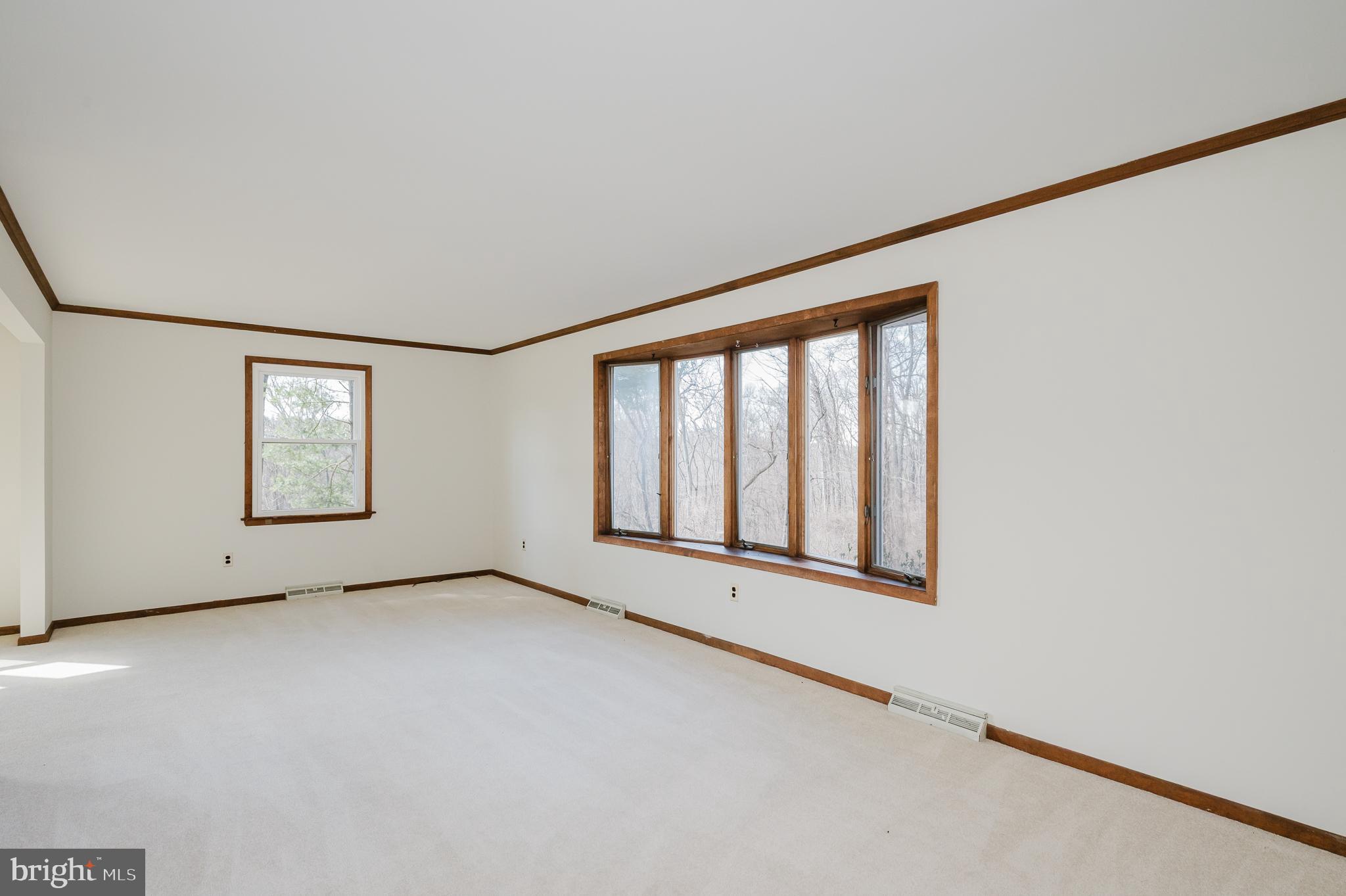 2713 Garrett Road White Hall, MD 21161 - Photo 6 of 60 Living Room