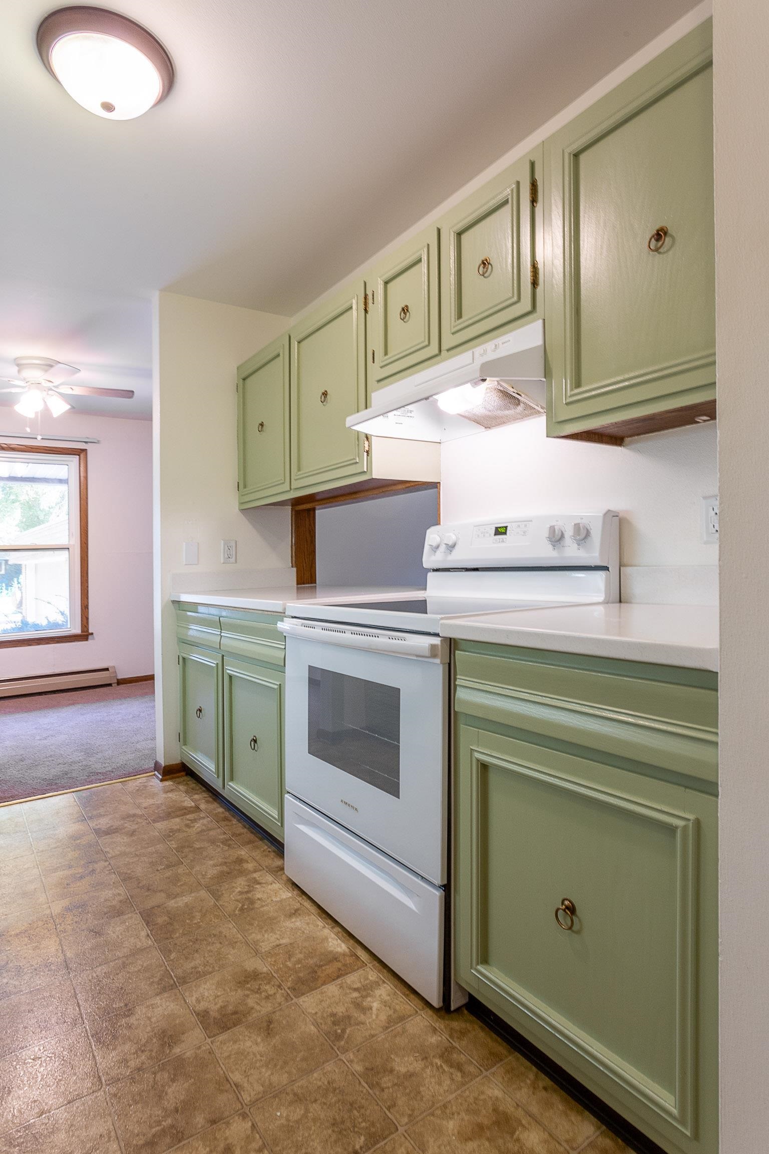 5101 Mineral Point Road, Unit 8 Madison, WI 53711 - Photo 6 of 23