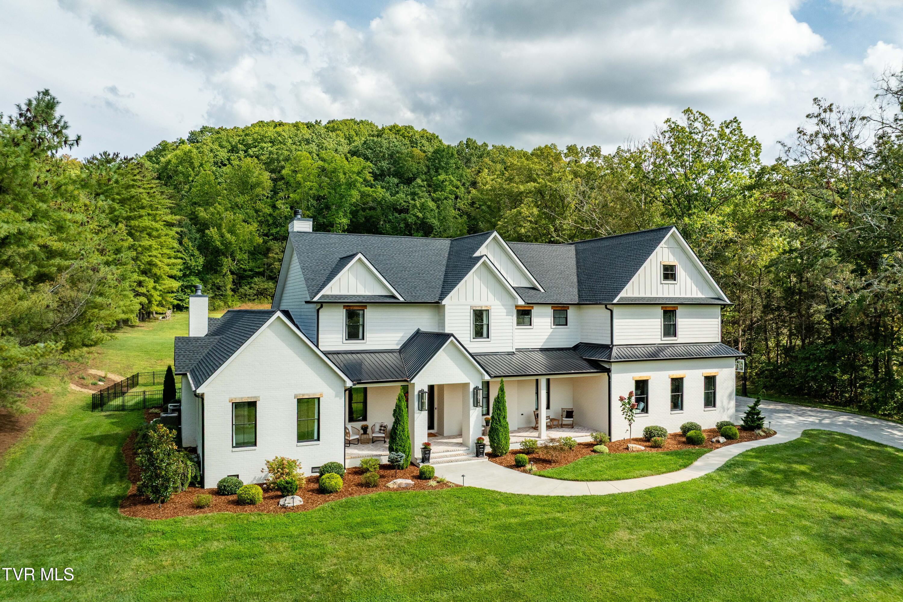2333 Rock Springs Road Kingsport, TN 37664 - Photo 2 of 165 2333 Rock Springs Road (17 of 169)