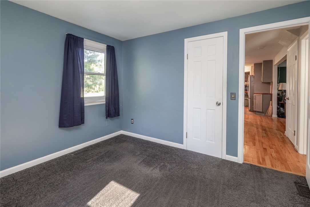 962 Martin Road Henrietta, NY 14586 - Photo 22 of 50 1st floor bedroom