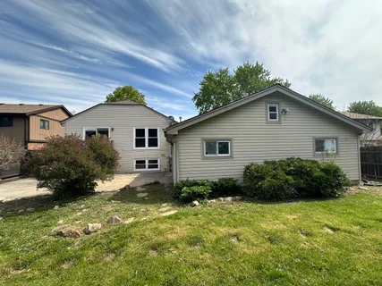 $254,000 | 863 Pleasant Street, Woodstock, IL 60098