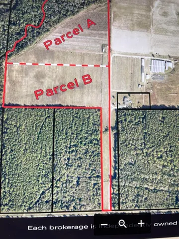 a view of entryway with an outdoor space