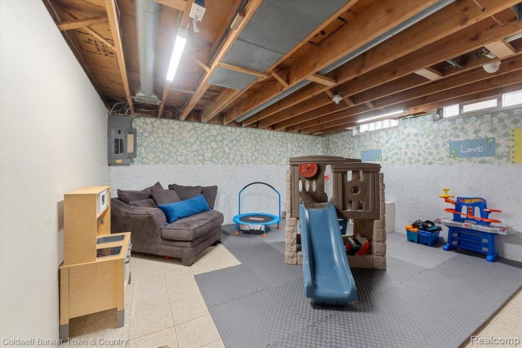 4824 Hillcrest Road Trenton, MI 48183 - Photo 21 of 26 Gallery Image 21
