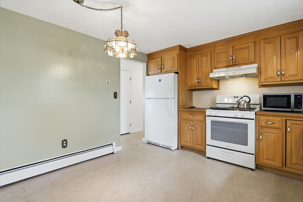 21 Newhill Road Methuen, MA 01844 - Photo 12 of 37