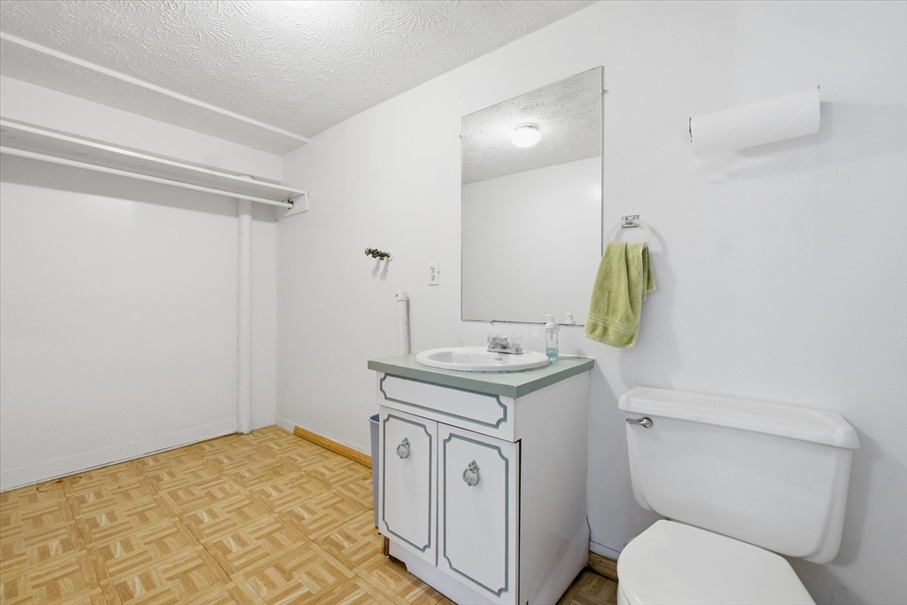 21 Newhill Road Methuen, MA 01844 - Photo 28 of 37