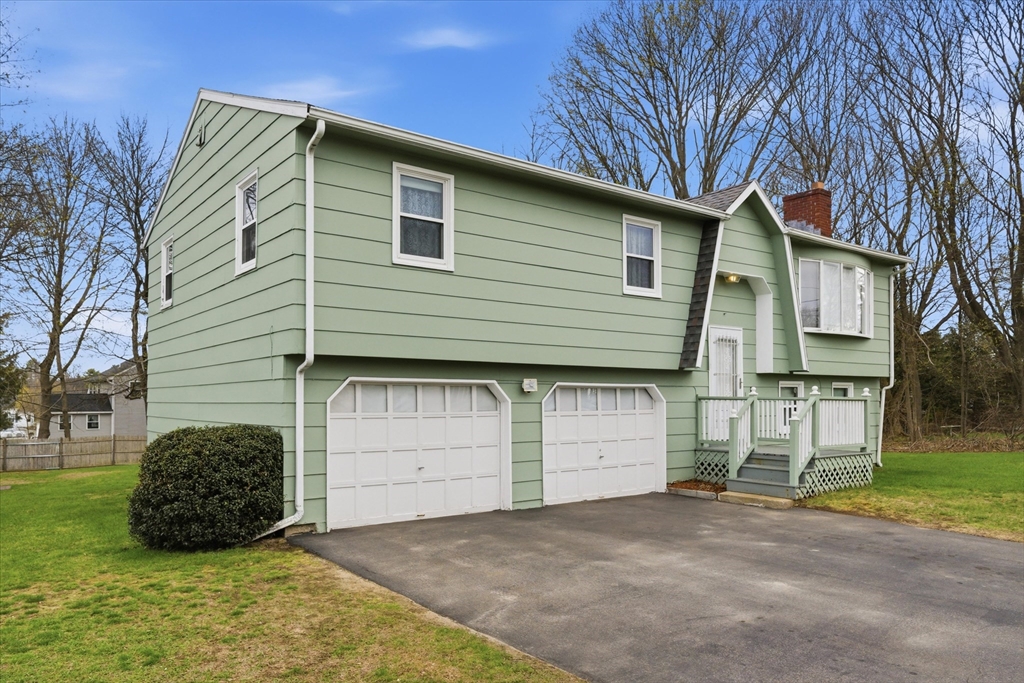 21 Newhill Road Methuen, MA 01844 - Photo 3 of 37