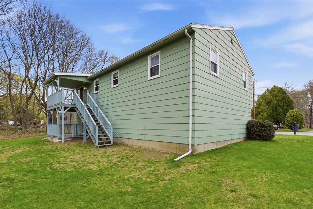 21 Newhill Road Methuen, MA 01844 - Photo 34 of 37