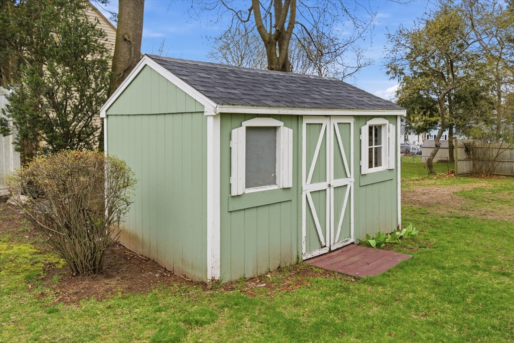 21 Newhill Road Methuen, MA 01844 - Photo 35 of 37