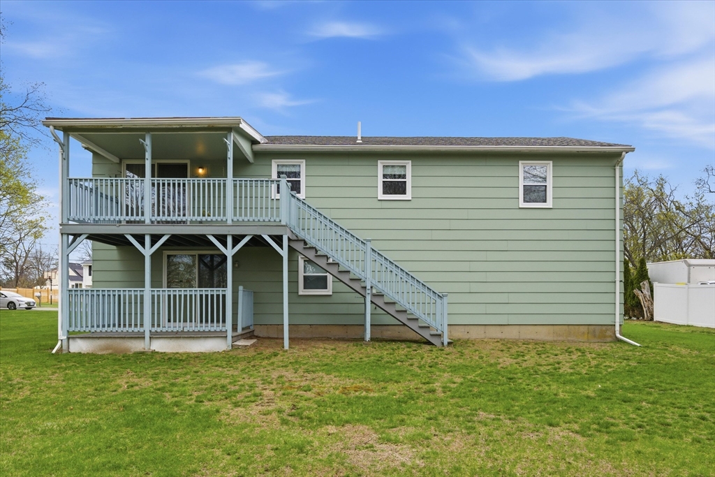 21 Newhill Road Methuen, MA 01844 - Photo 5 of 37