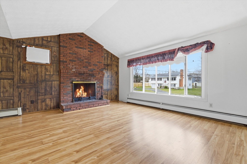 21 Newhill Road Methuen, MA 01844 - Photo 8 of 37