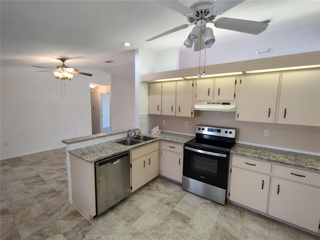 8340 Southwest 108th Loop Ocala, FL 34481 - Photo 15 of 41