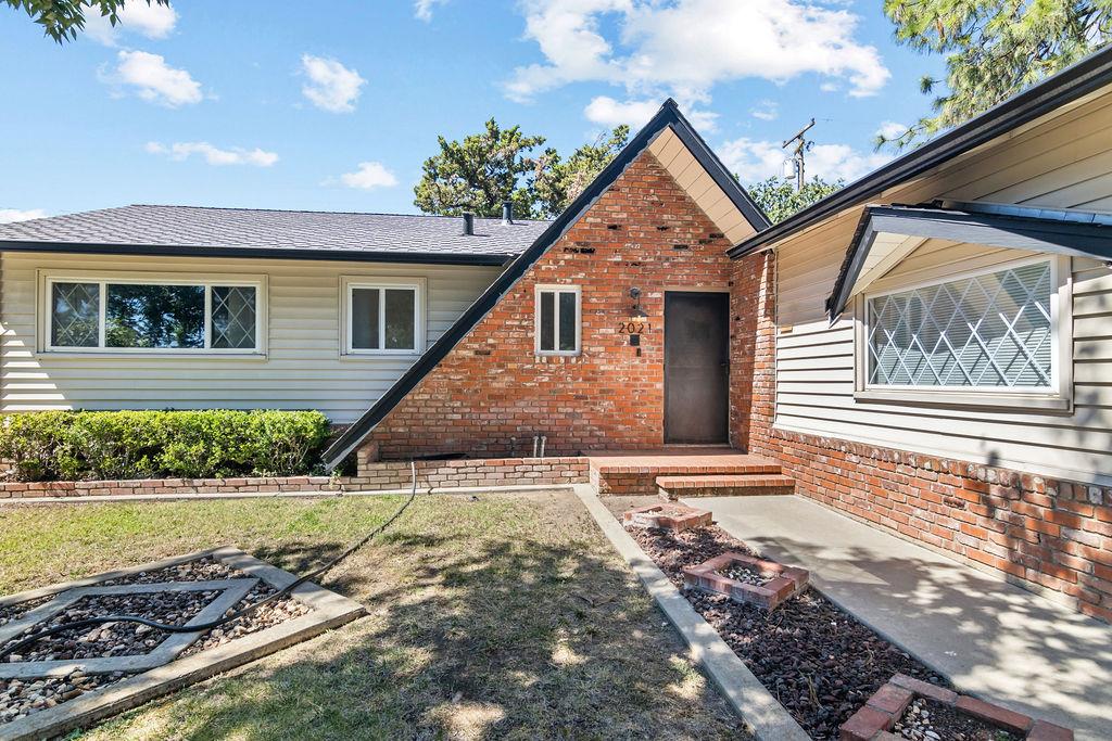 2021 Shaw Avenue Modesto, CA 95354 - Photo 3 of 27