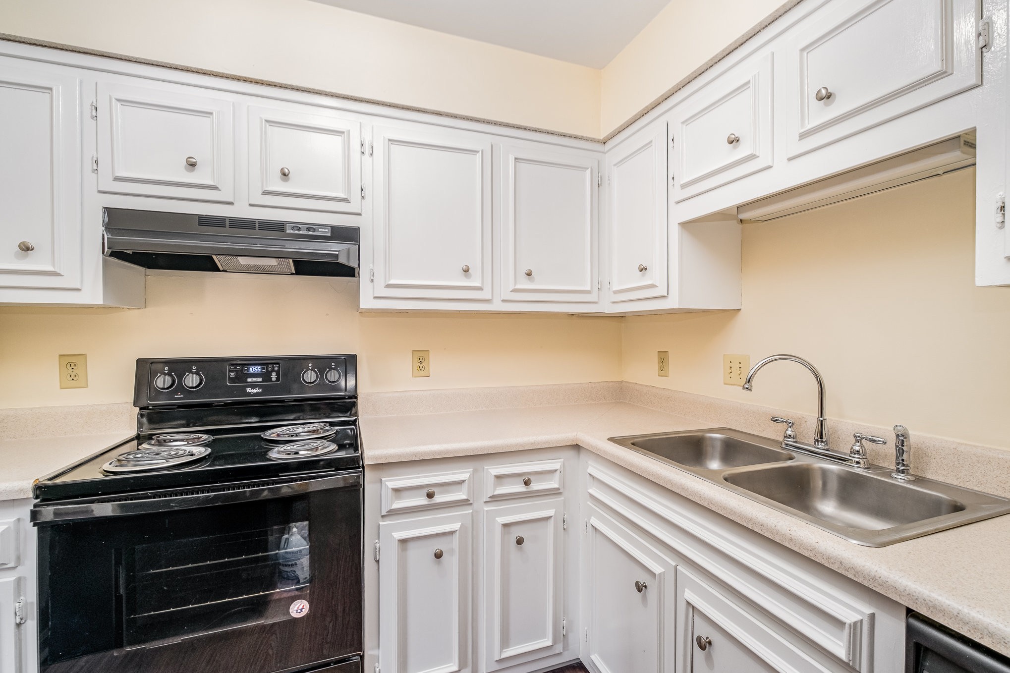 757 Fox Ridge Drive Brentwood, TN 37027 - Photo 10 of 21 a kitchen with cabinets appliances and a sink