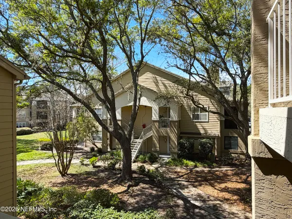 $2,400 | 11 Arbor Club Drive, Unit 214, Palm Valley, FL 32082