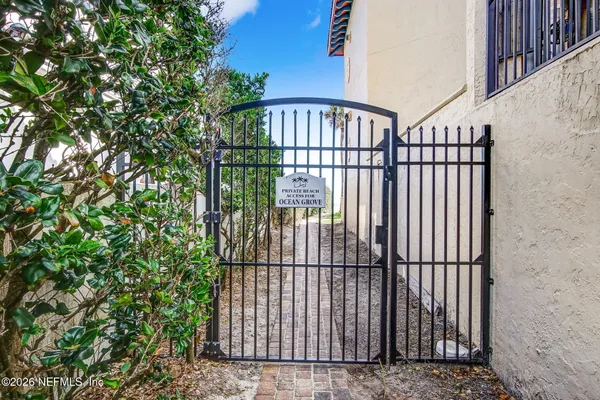 $2,400 | 11 Arbor Club Drive, Unit 214, Palm Valley, FL 32082