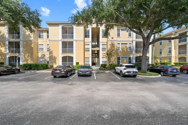 $250,000 | 1150 Lake Shadow Circle, Unit 3307, Maitland, FL 32751