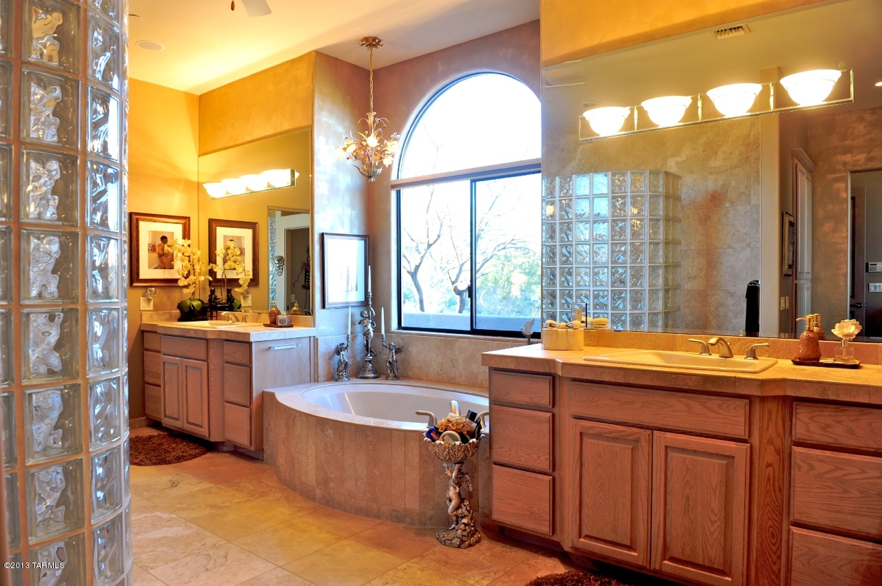 12172 North Copper Spring Trail Oro Valley, AZ 85755 - Photo 20 of 32