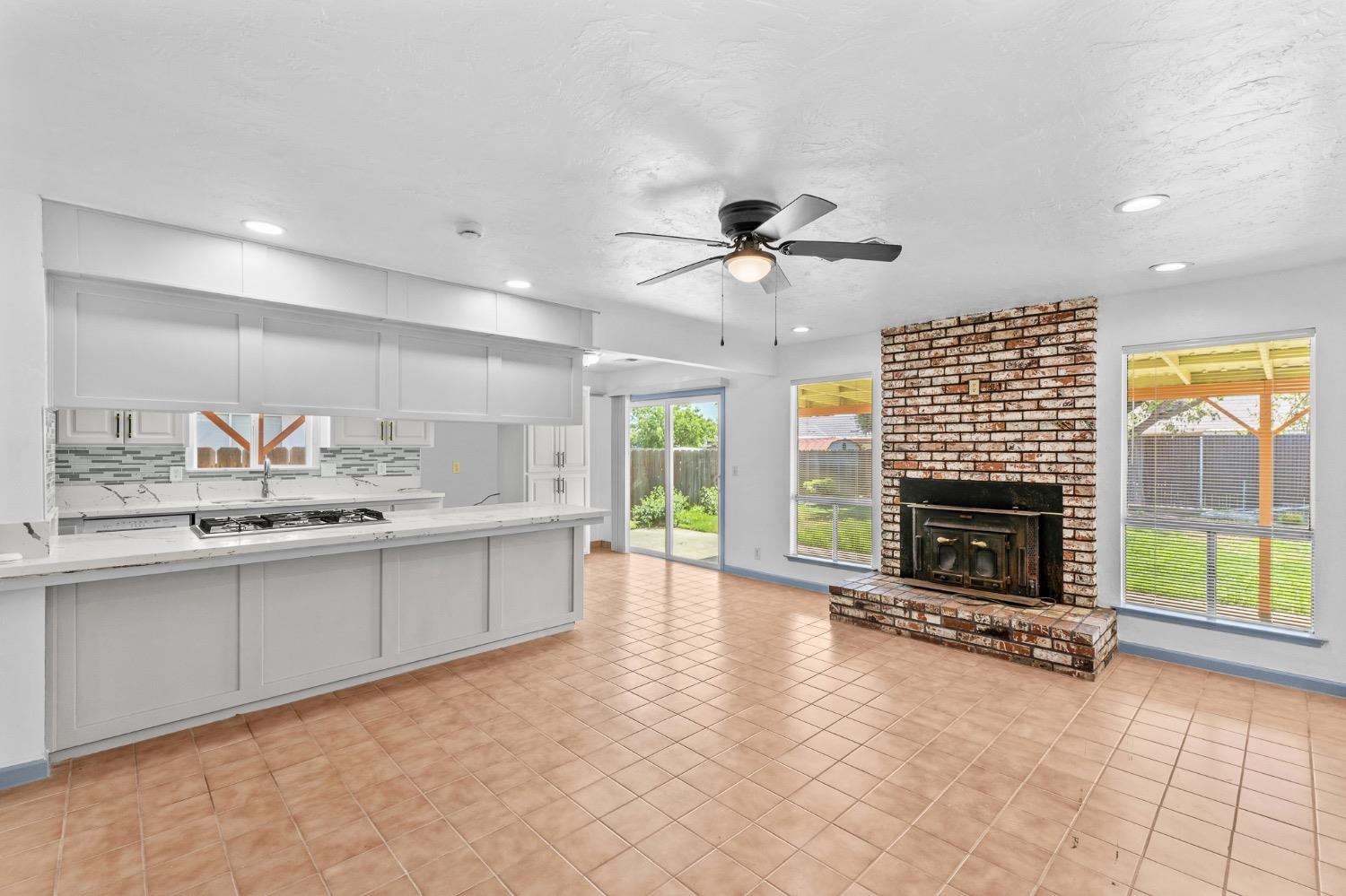 619 Meadow Lane Lemoore, CA 93245 - Photo 11 of 43