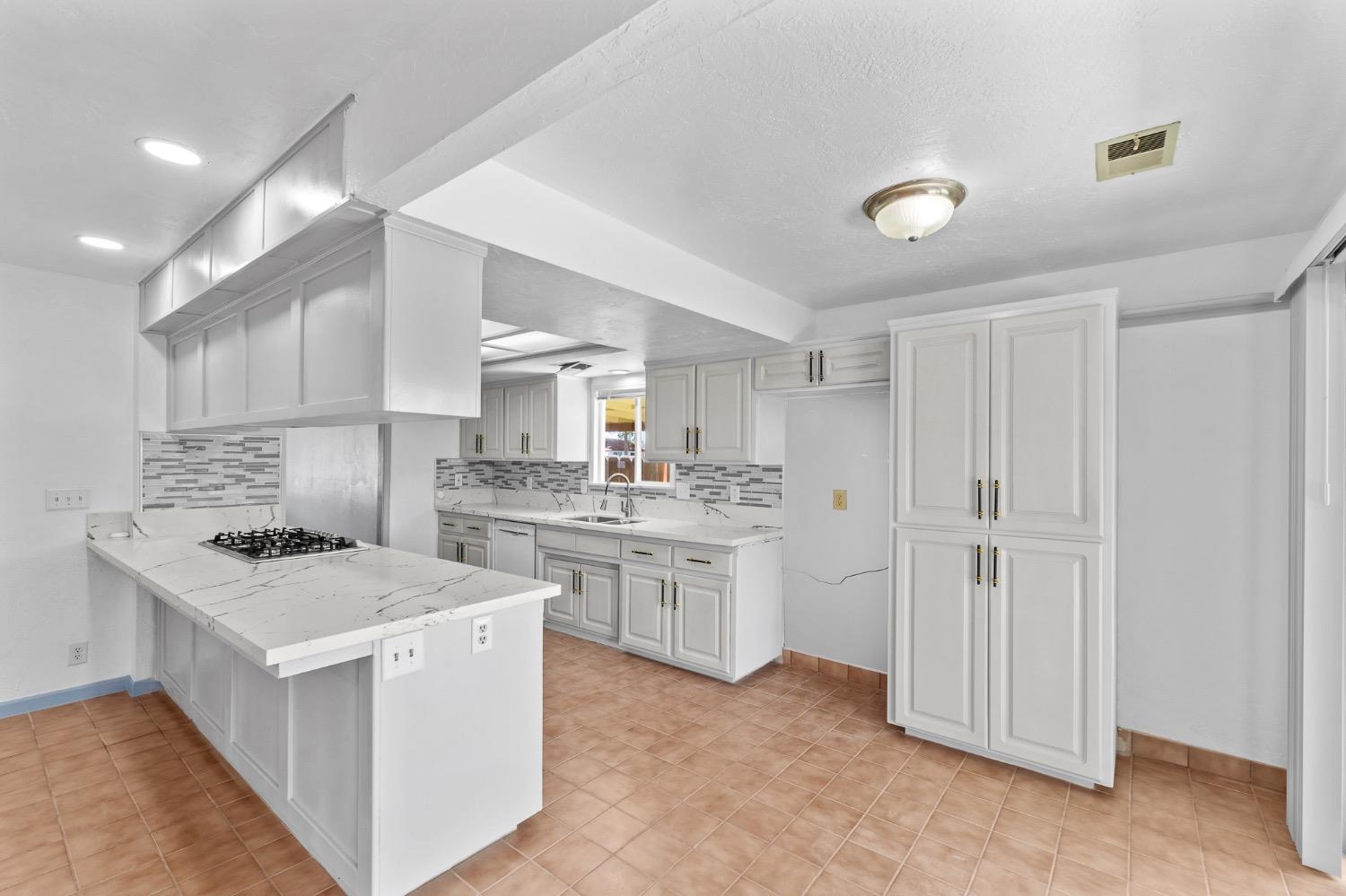 619 Meadow Lane Lemoore, CA 93245 - Photo 16 of 43