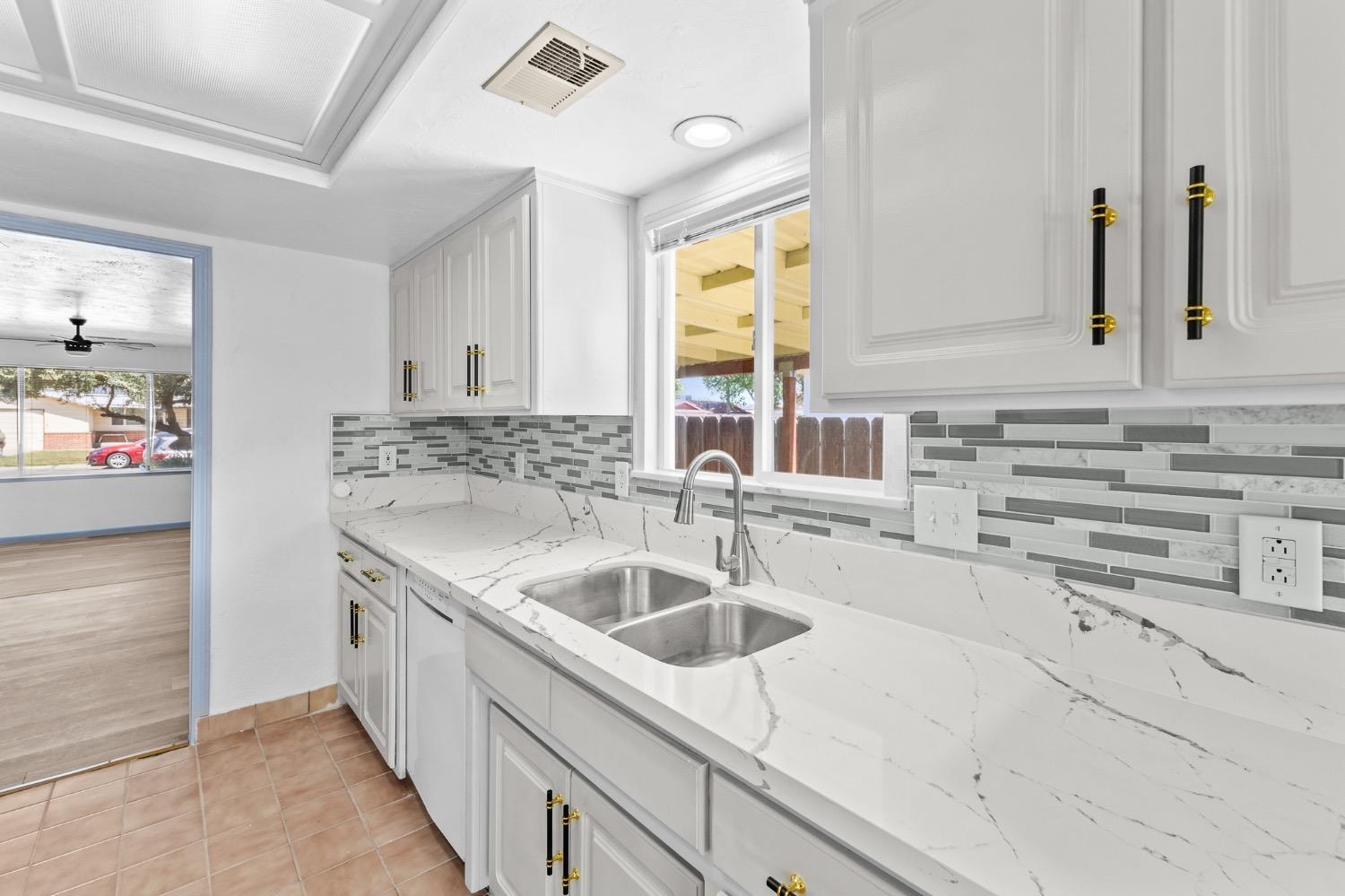 619 Meadow Lane Lemoore, CA 93245 - Photo 20 of 43