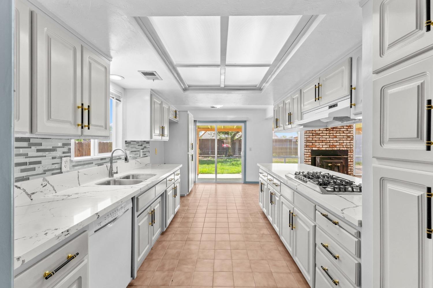 619 Meadow Lane Lemoore, CA 93245 - Photo 24 of 43