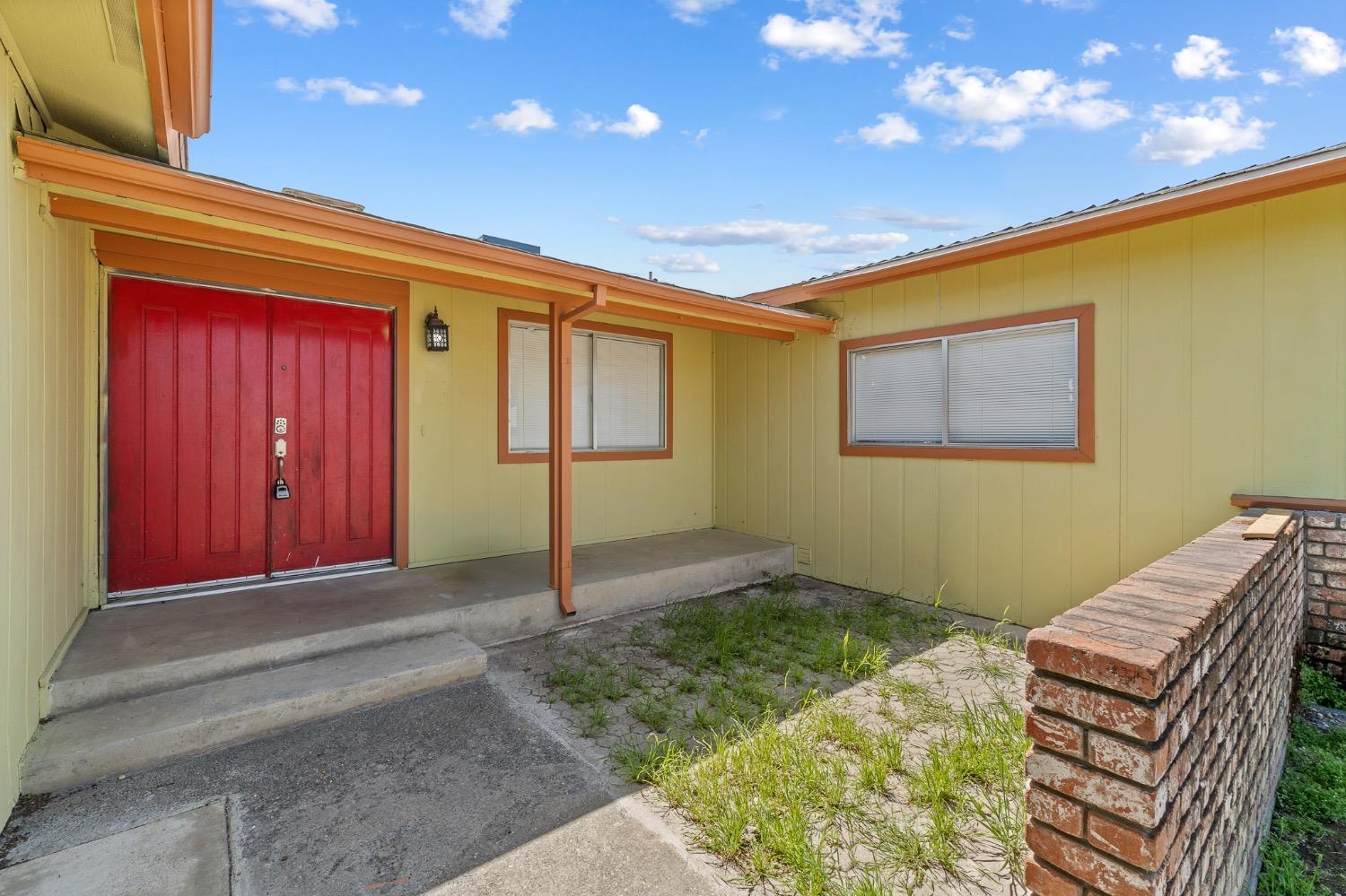 619 Meadow Lane Lemoore, CA 93245 - Photo 4 of 43