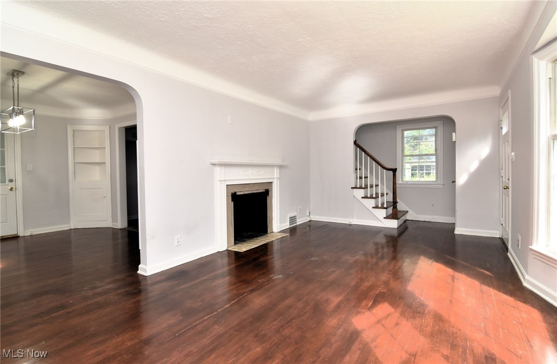 1084 Rushleigh Road Cleveland Heights, OH 44121 - Photo 5 of 30