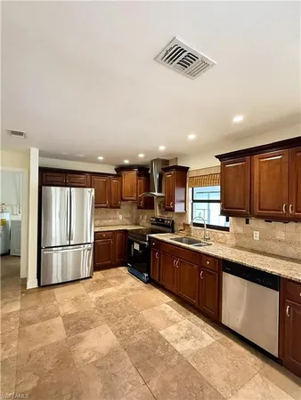 $589,000 | 1130 Golden Gate Boulevard East, Naples, FL 34120