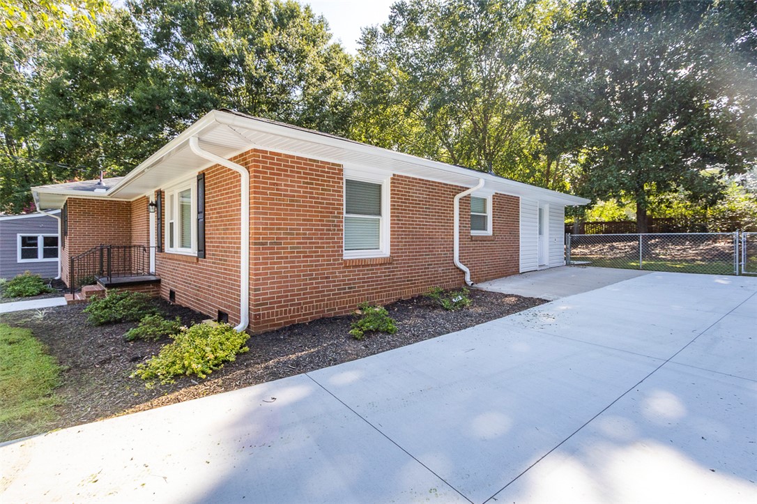 406 Moultrie Square Anderson, SC 29621 - Photo 4 of 36