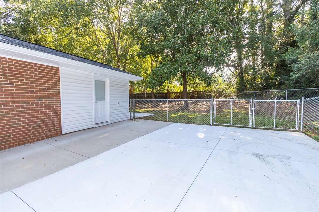 406 Moultrie Square Anderson, SC 29621 - Photo 5 of 36