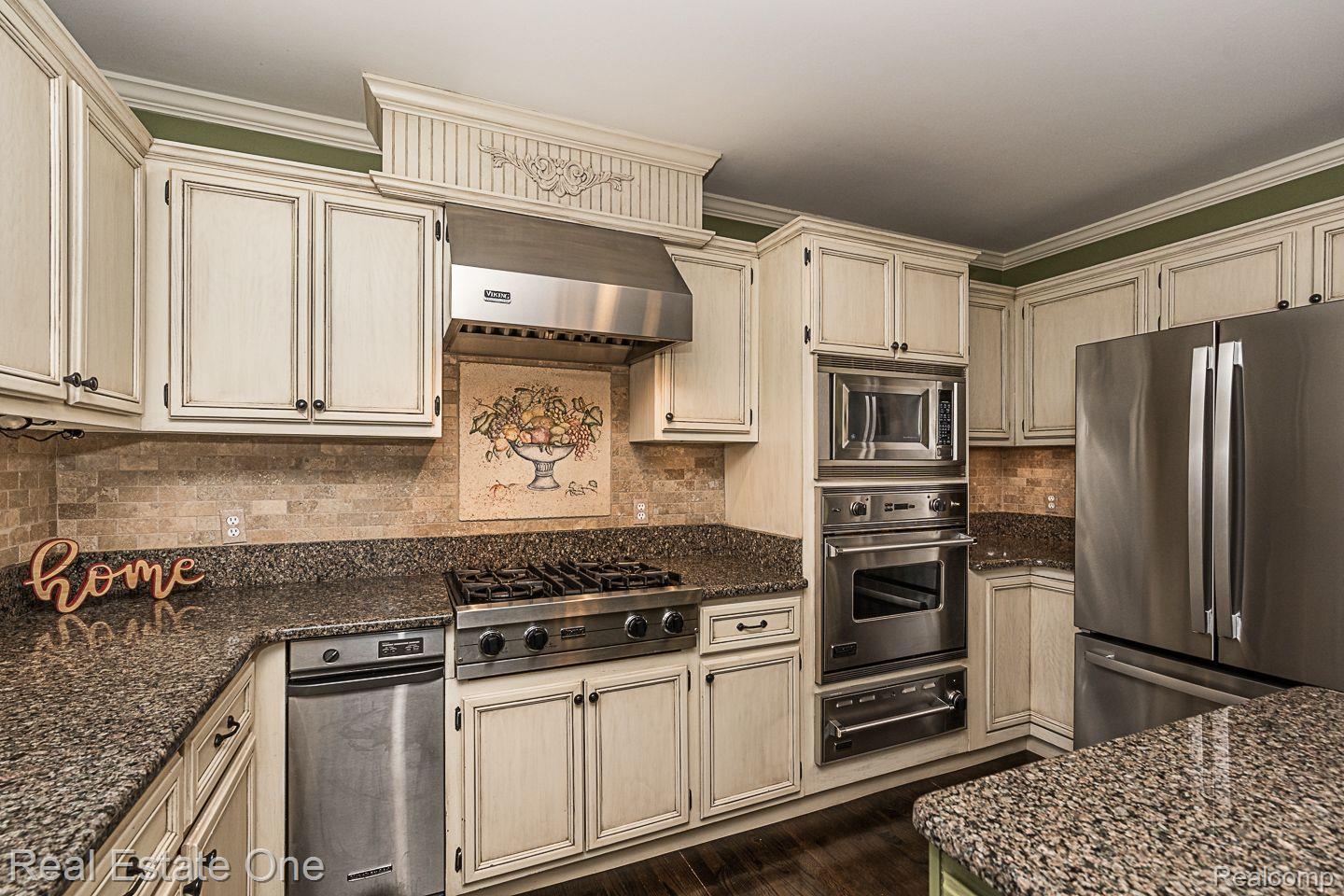 1926 Brookfield Road Rochester, MI 48306 - Photo 30 of 70 Gallery Image 30
