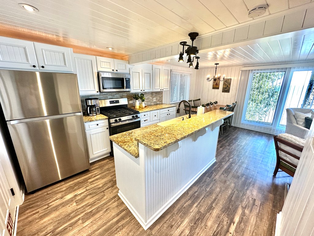 2850 Lakeshore Road Kewaunee, WI 54216 - Photo 14 of 28
