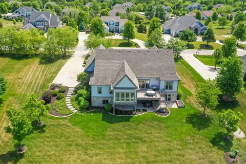 $1,350,000 | 11511 Oakview Court, Mequon, WI 53092