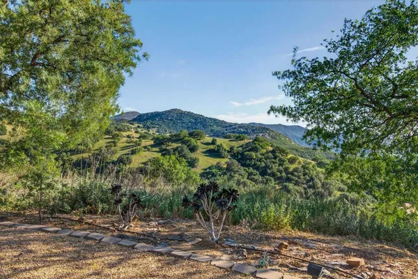 $1,200,000 | 31907 Calle El Potrero, Pauma Valley, CA 92061