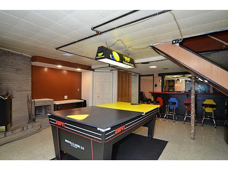 1620 Chartiers Avenue McKees Rocks, PA 15136 - Photo 20 of 25 Basement/Game Room.