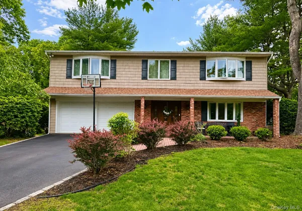 $999,999 | 68 Butterfield Drive, Greenlawn, NY 11740