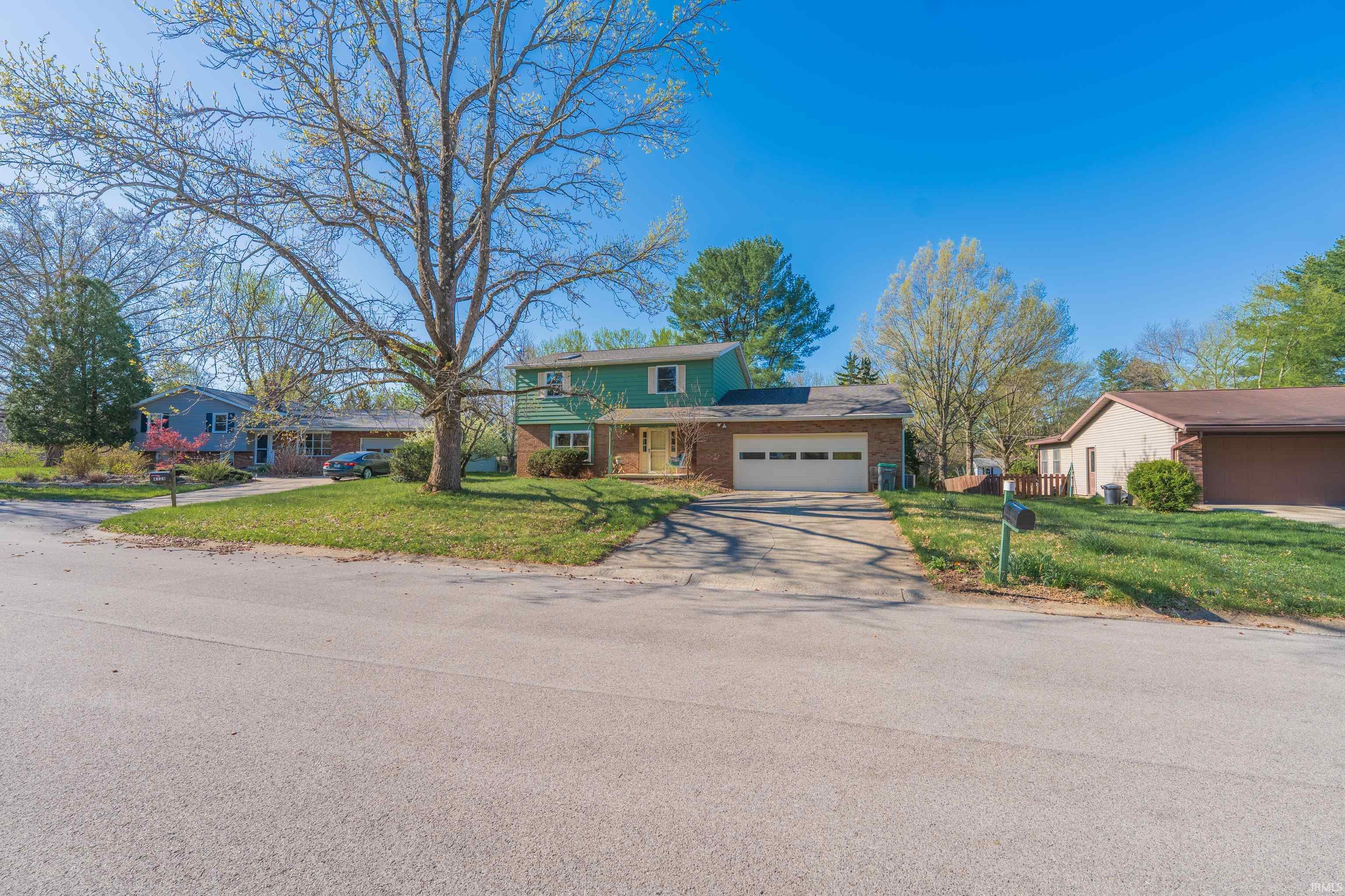 4320 East Beacon Court Bloomington, IN 47408 - Photo 2 of 36