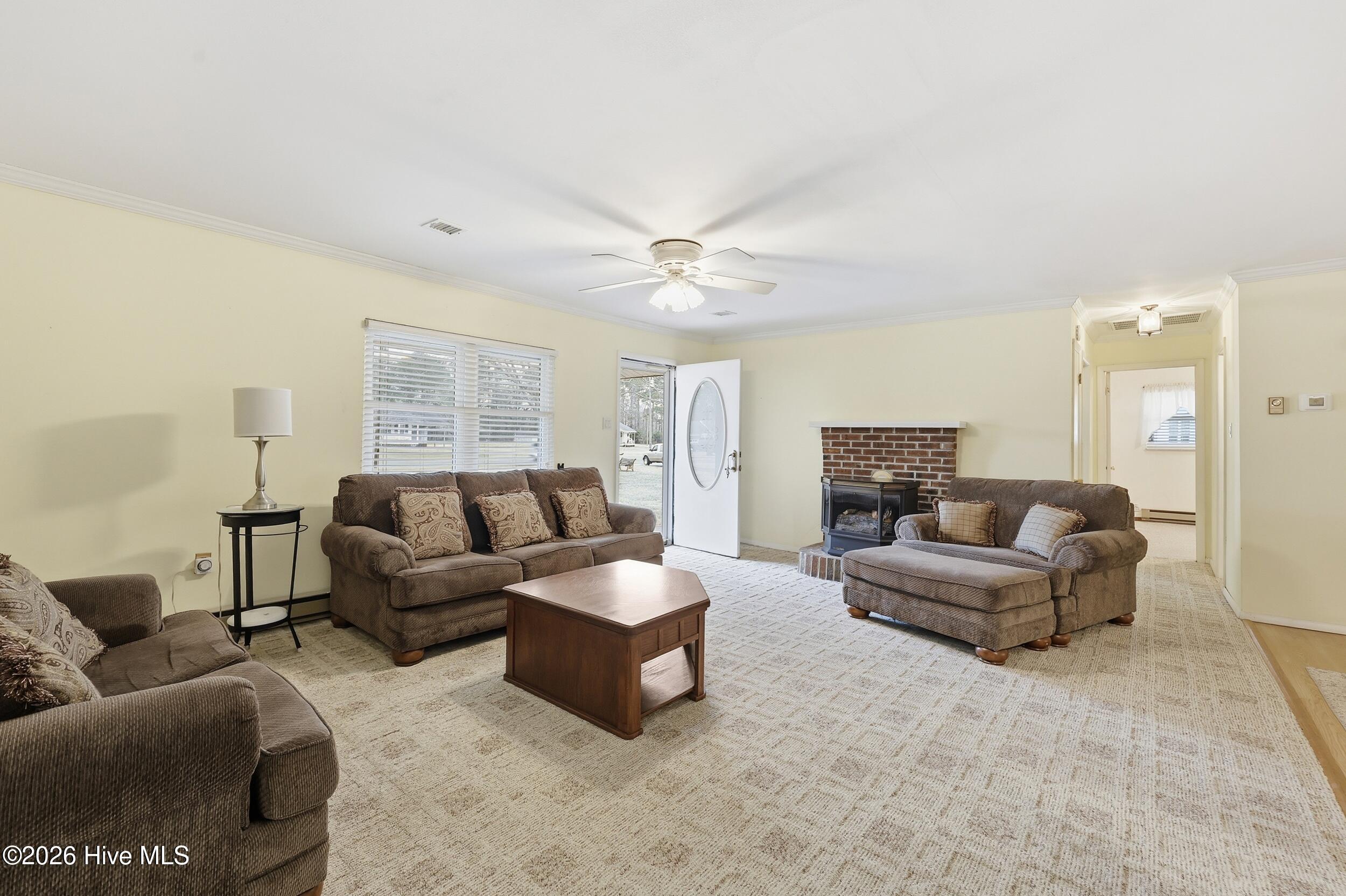 1392 Nixonton Road Elizabeth City, NC 27909 - Photo 3 of 57 Living Room