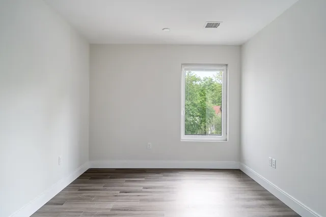 $2,750 | 317 Belgrade Avenue, Unit 303, Boston, MA 02131