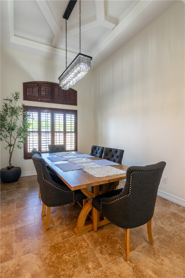 108 County Road 1601 Alice, TX 78332 - Photo 13 of 32 a dining room with a table and chairs