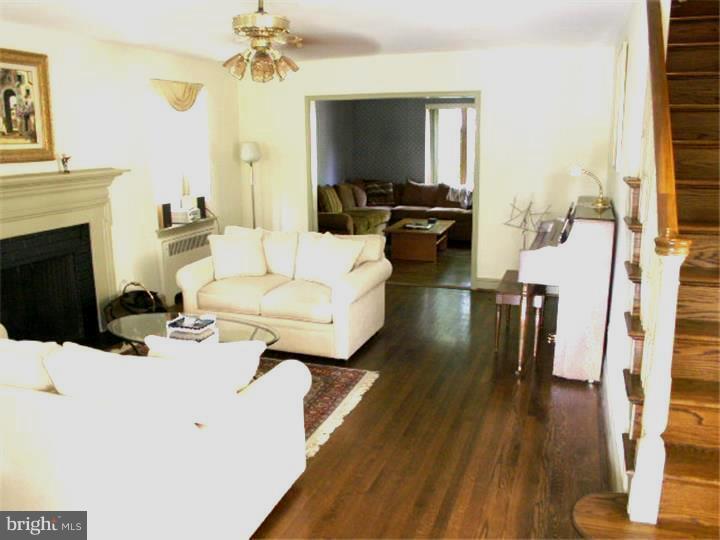 506 Ott Road Bala Cynwyd, PA 19004 - Photo 5 of 24 Living Room