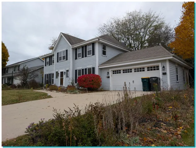 $399,900 | 1014 Cottonwood Court, West Bend, WI 53095