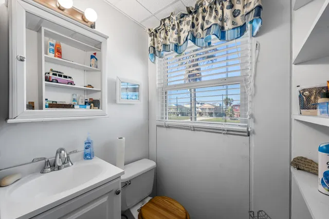 $350,000 | 702 Seashell Drive, Surfside Beach, TX 77541