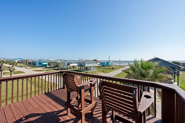 $339,900 | 702 Seashell Drive, Surfside Beach, TX 77541