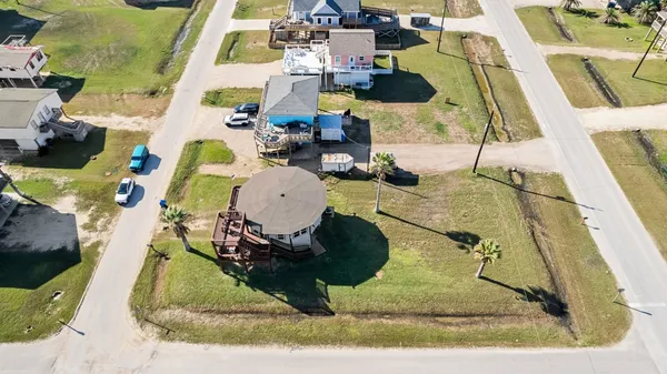 $339,900 | 702 Seashell Drive, Surfside Beach, TX 77541
