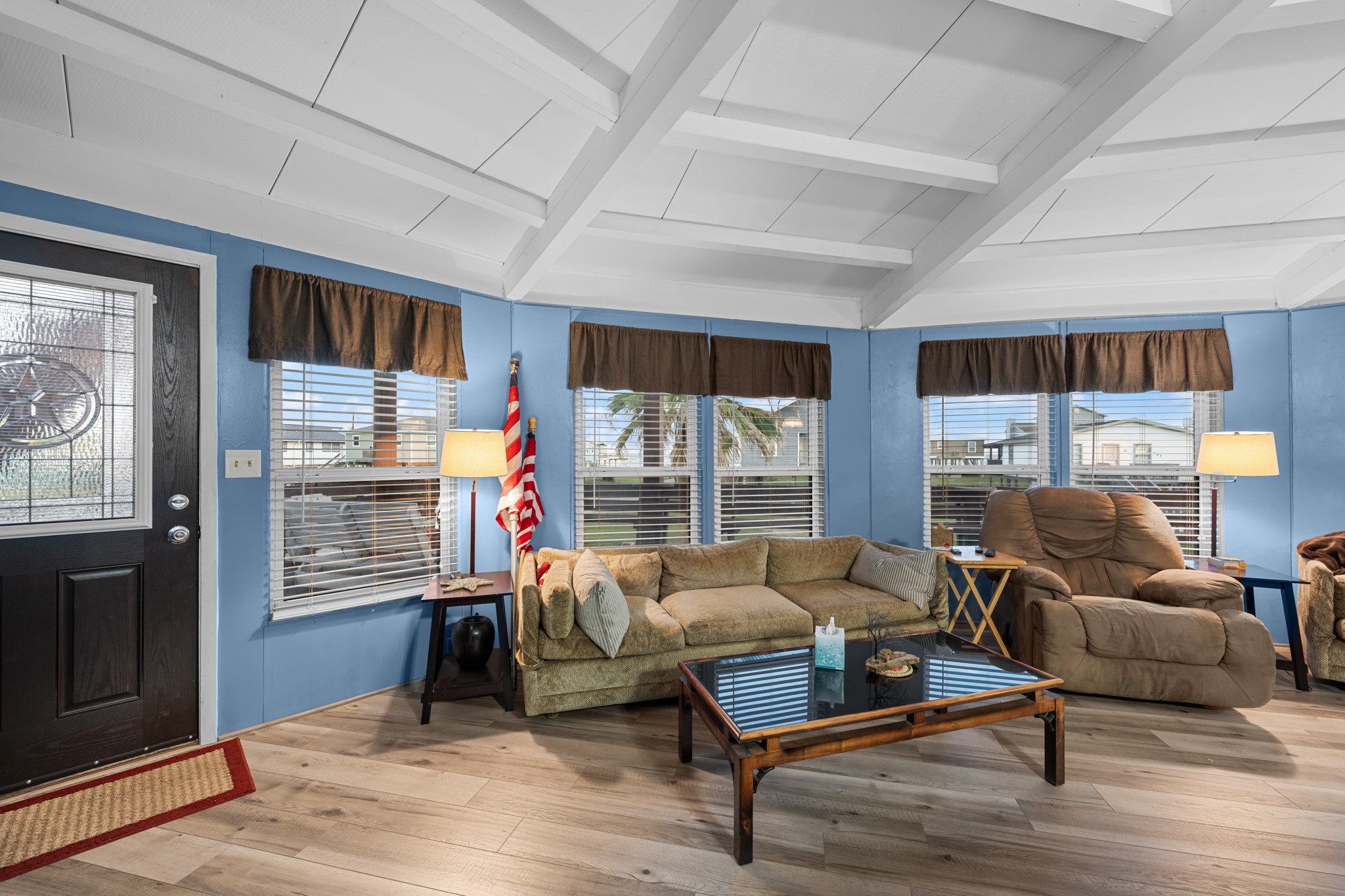 702 Seashell Drive Surfside Beach, TX 77541 - Photo 7 of 40