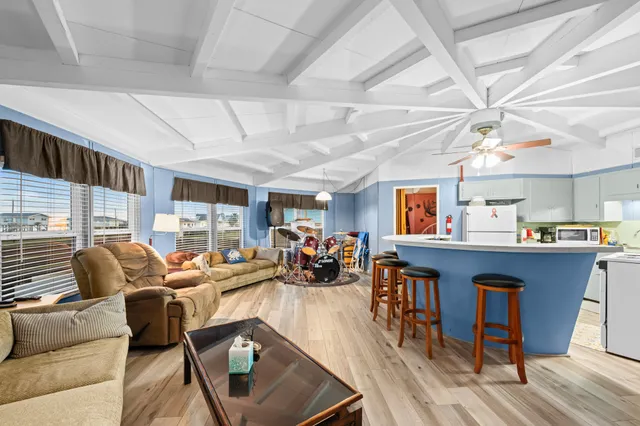 $350,000 | 702 Seashell Drive, Surfside Beach, TX 77541