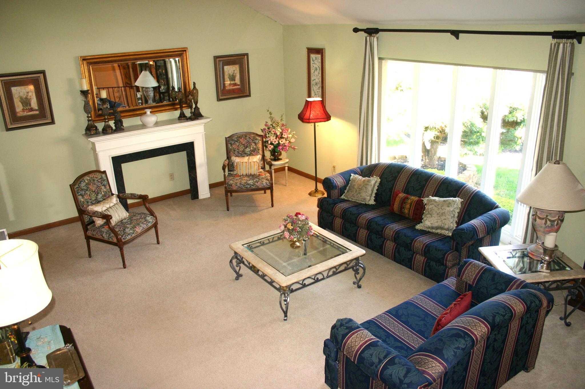 8806 Rising Sun Avenue Philadelphia, PA 19115 - Photo 22 of 61 Living Room